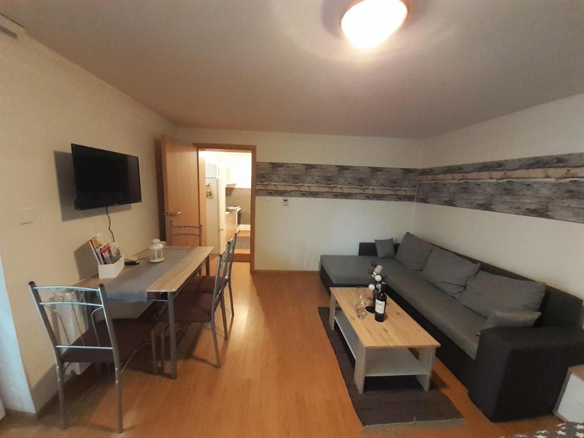 Apartman Laumar 2 Bzenec Exterior photo